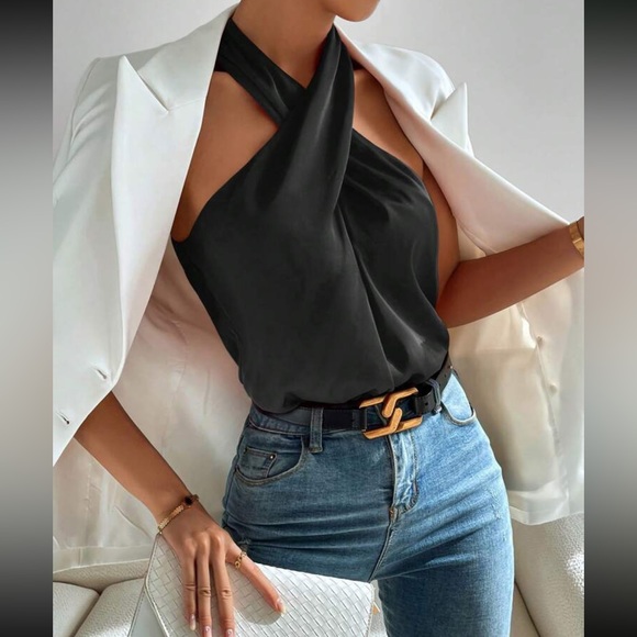 Halter neck blouse - Picture 6 of 6